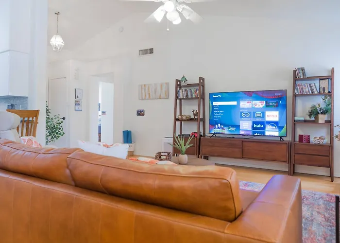 Modern House With Office Cornhole Near Freeways * Chandler