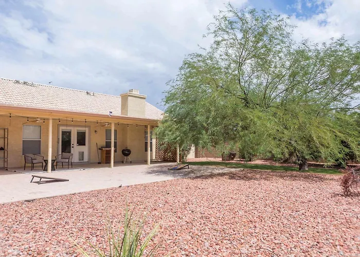 Modern House With Office Cornhole Near Freeways Chandler